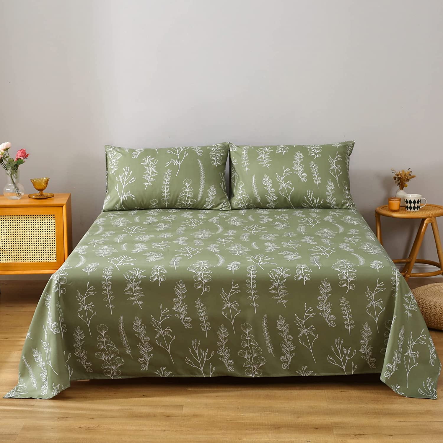 Floral Sage Green Queen Size Sheet Sets - White Gingko Leave Print