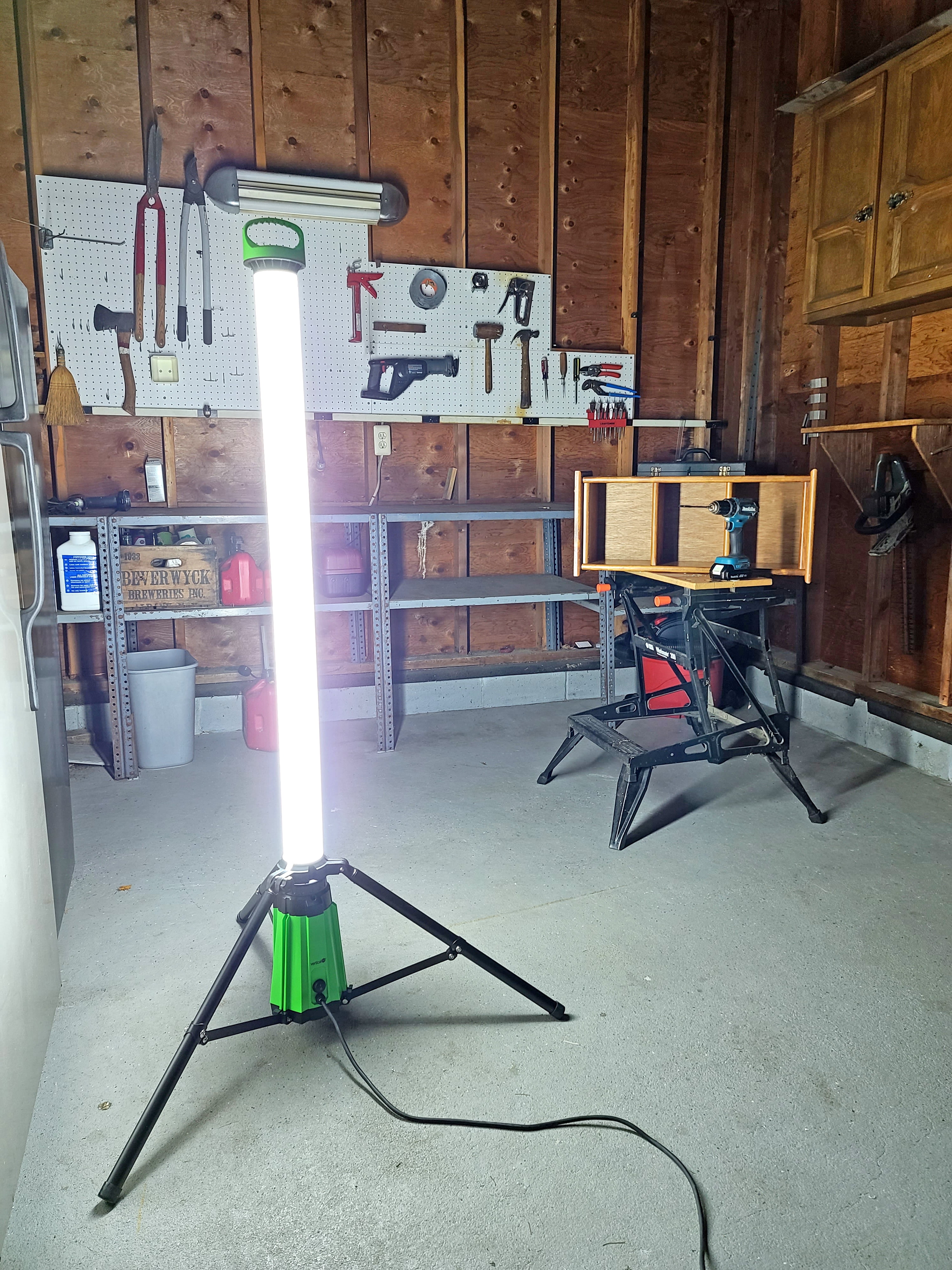 Dunwell Vertical 360 LED Work Light, 1500 Lumen