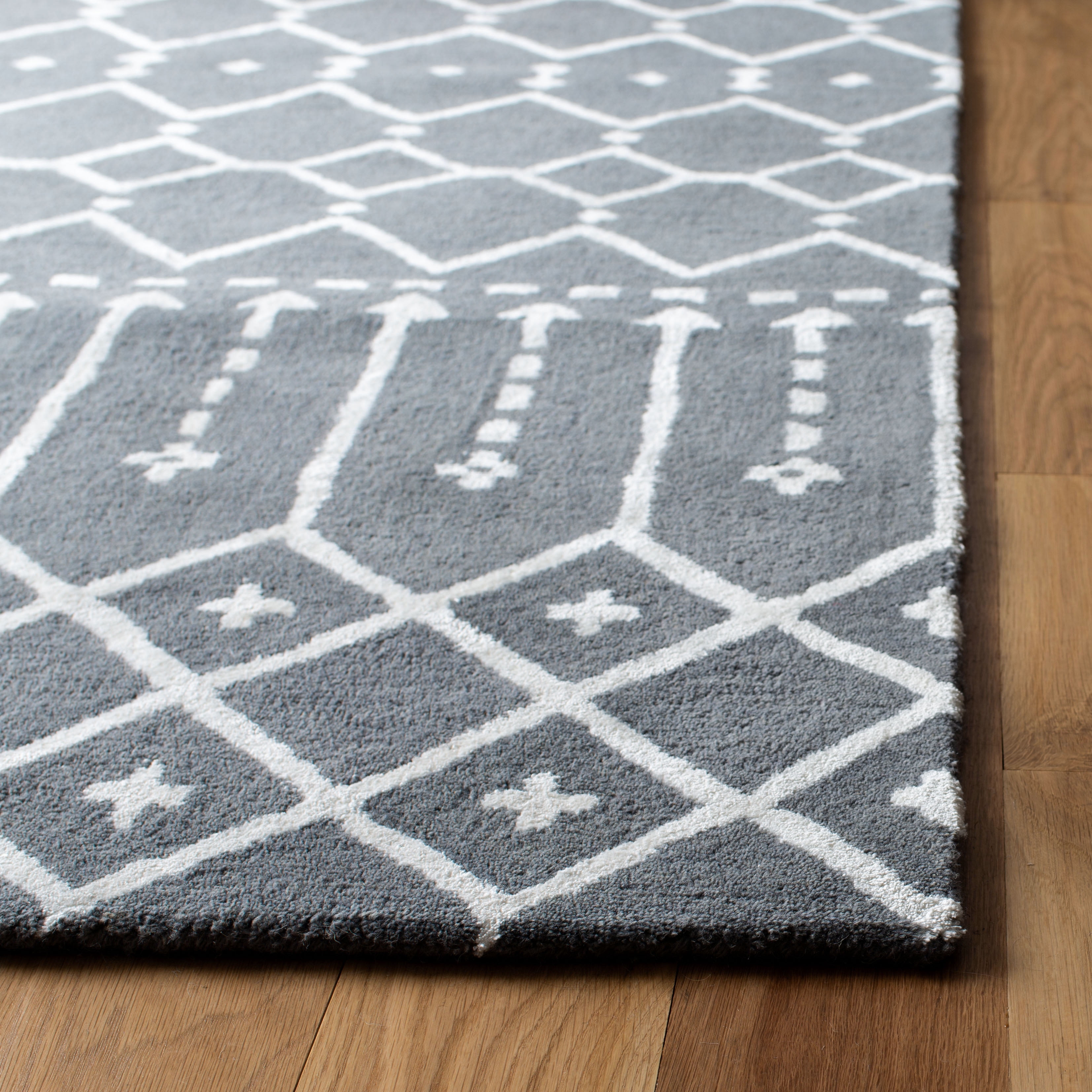 SAFAVIEH Himalaya Darin Geometric Wool Area Rug, Grey/Ivory, 6' x 6' Square