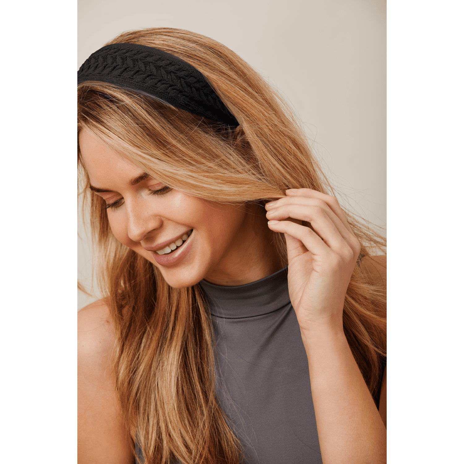 Scunci Luxe by Conair Textured Headwrap, Black, Gentle Hold Hair Accessory, 1 Count