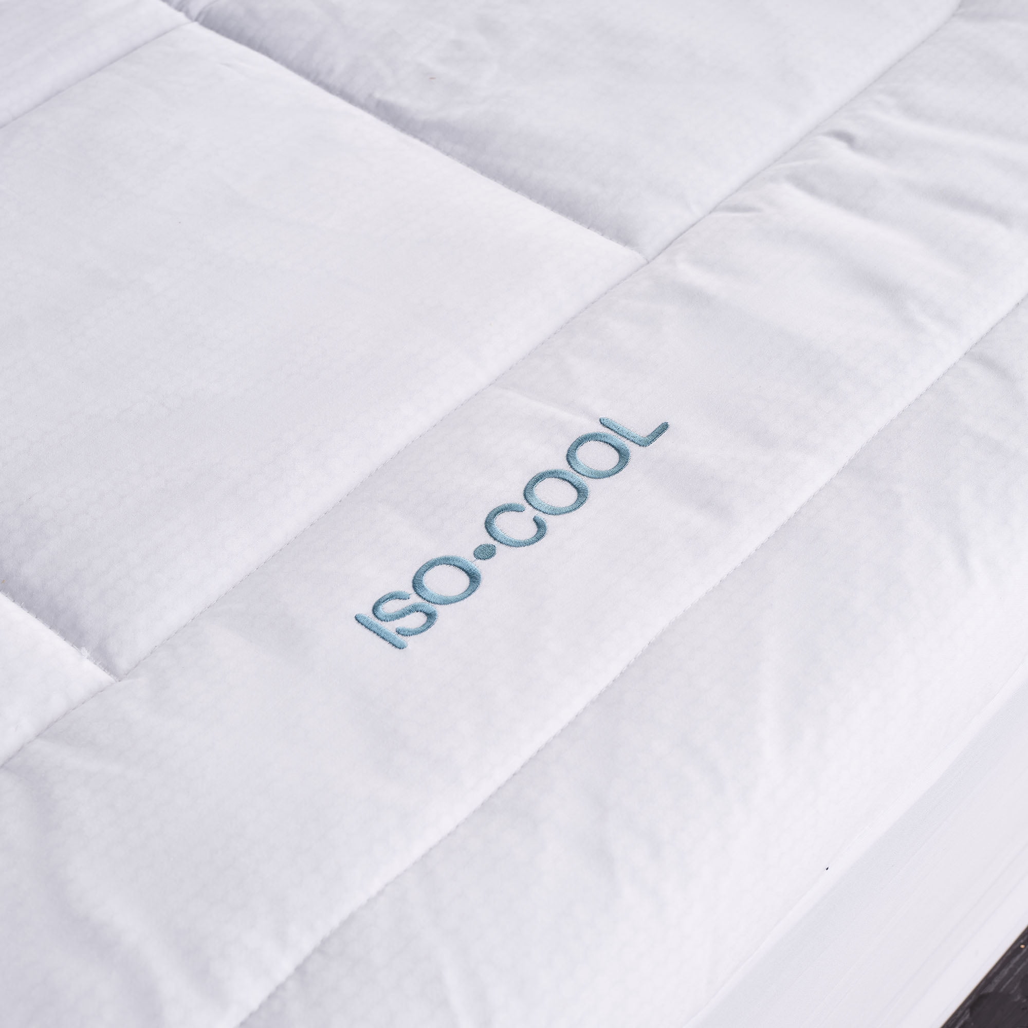 ISOCOOL 3" Serene Foam Mattress Topper with Outlast Cover, Queen