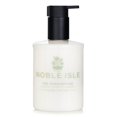 thumbnail image 1 of Set para el cuidado de manos y pies Noble Isle, 1 of 3
