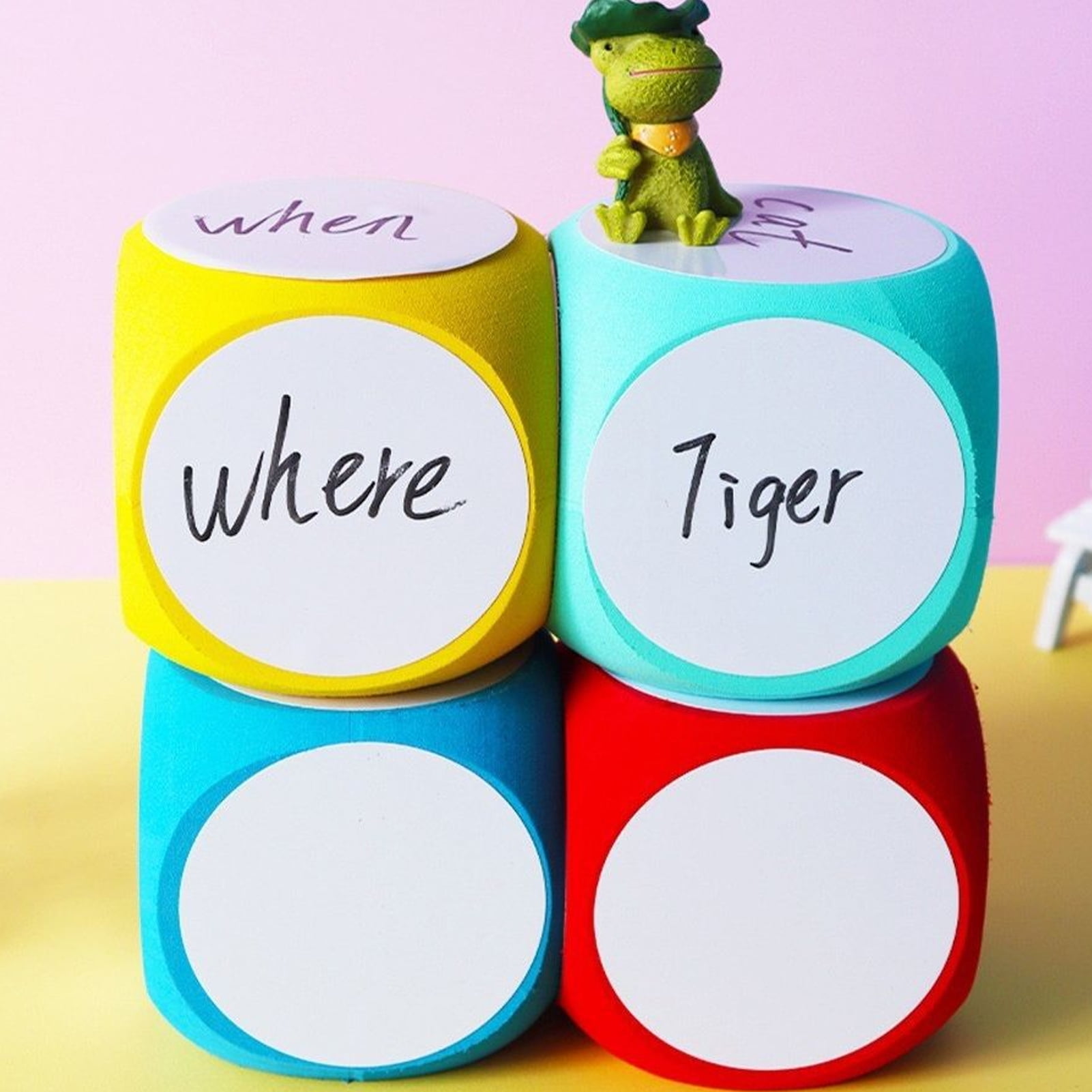 Lot De 4 Cubes En Mousse Vierges - 10x10 Cm - Effaçables, Pour écrire Ou Décorer - Jouet éducatif, Jeux, Fêtes, Salle De Classe
