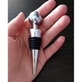 thumbnail image 3 of Juego de tapones para botellas BRILLAR Wine Collection sellador protector plateado 3 piezas, 3 of 5