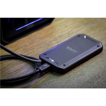 SanDisk Professional - PRO-G40 SSD 1TB External Thunderbolt 3 and USB-C NVMe Portable SSD - Black