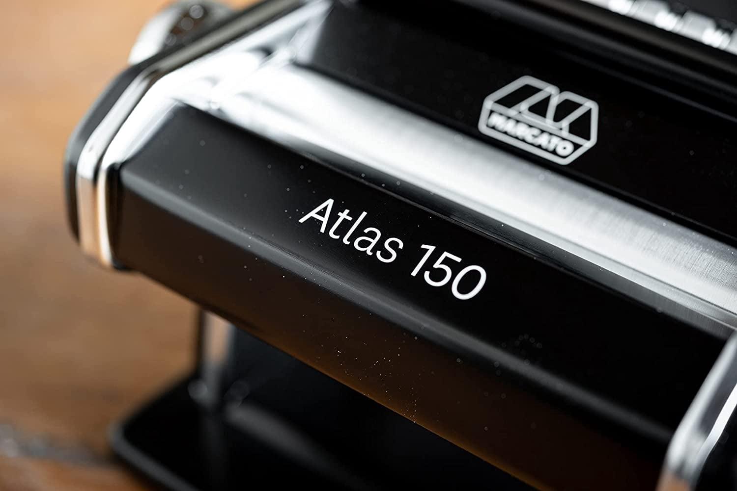Marcato Atlas 150 Pasta Machine with Cutter, Hand Crank, and Instructions, Made in Italy, Black