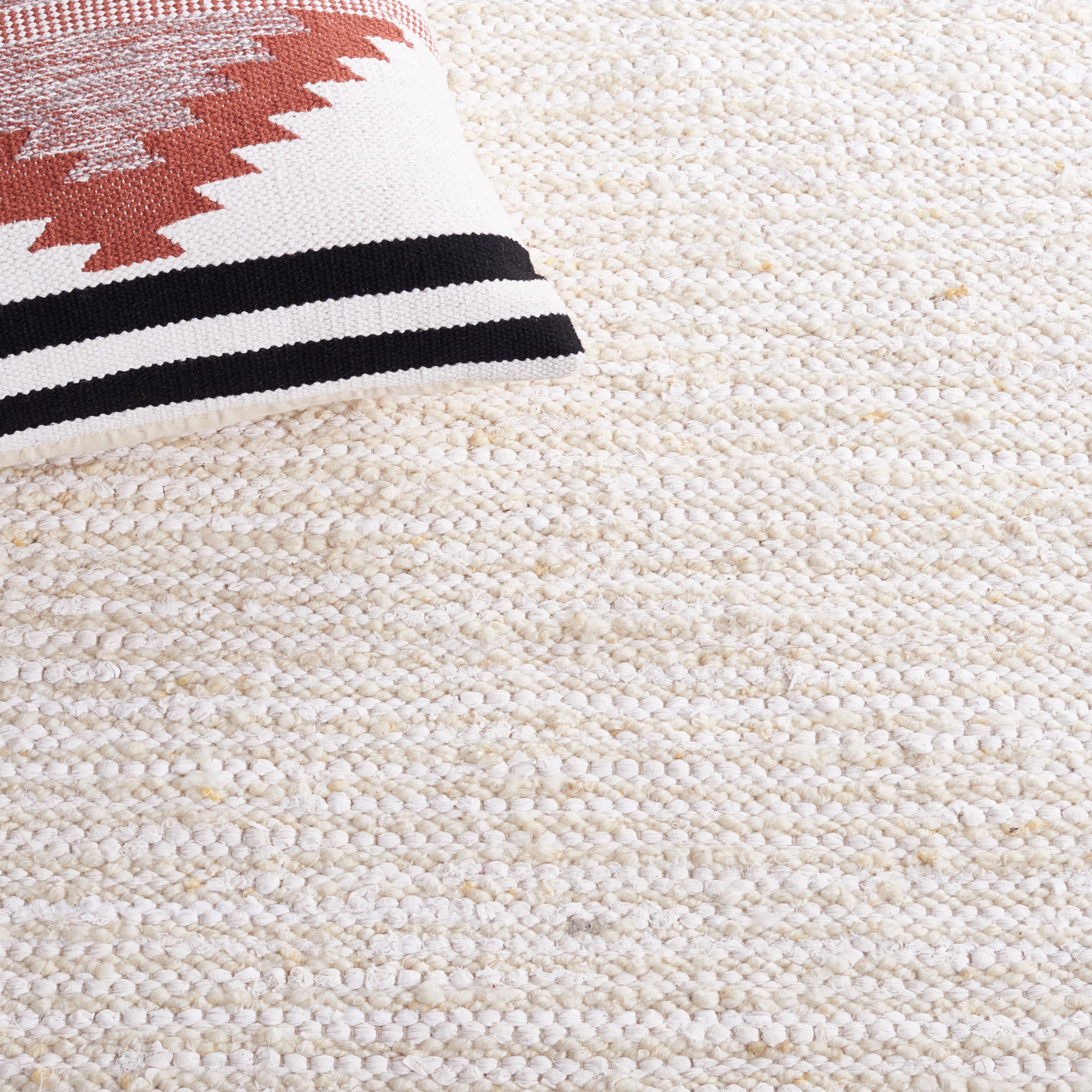 SAFAVIEH Natura Stephen Distressed Area Rug, Ivory/Beige, 8' x 10'