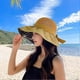 thumbnail image 4 of Sombrero de pescador de paja con ala ancha y lazo recortado, sombrero de cubo con empalme, gorra enrollable plegable para mujer, sombrero de playa para el sol con protección UPF 54+, 4 of 5
