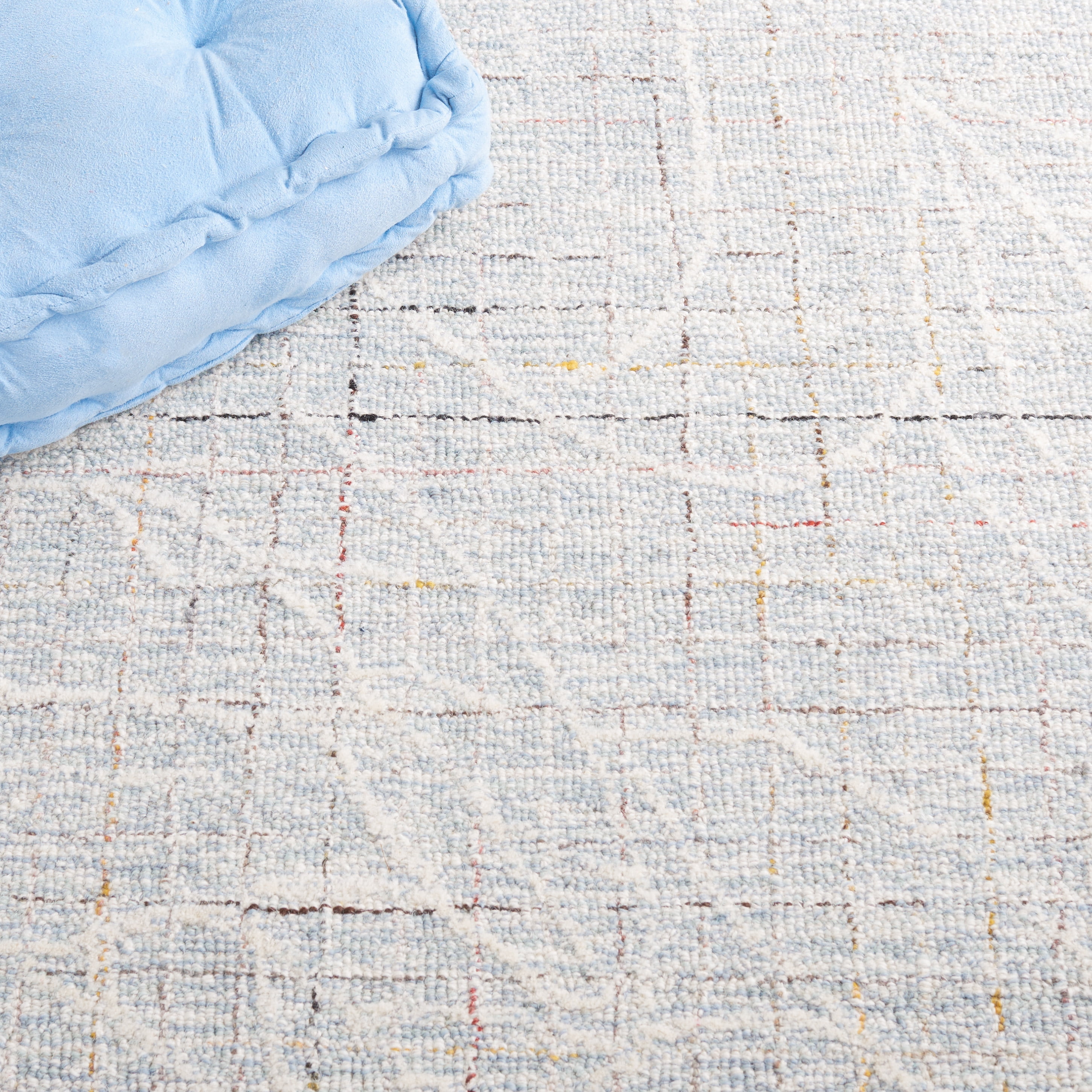 SAFAVIEH Metro Wade Floral Area Rug, Blue/Ivory, 6' x 6' Square