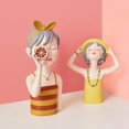 thumbnail image 4 of Escultura de niña de verano Estatua de estilo nórdico Decoración de boda de Un amarillo Zulema Escultura de niña de verano, 4 of 4