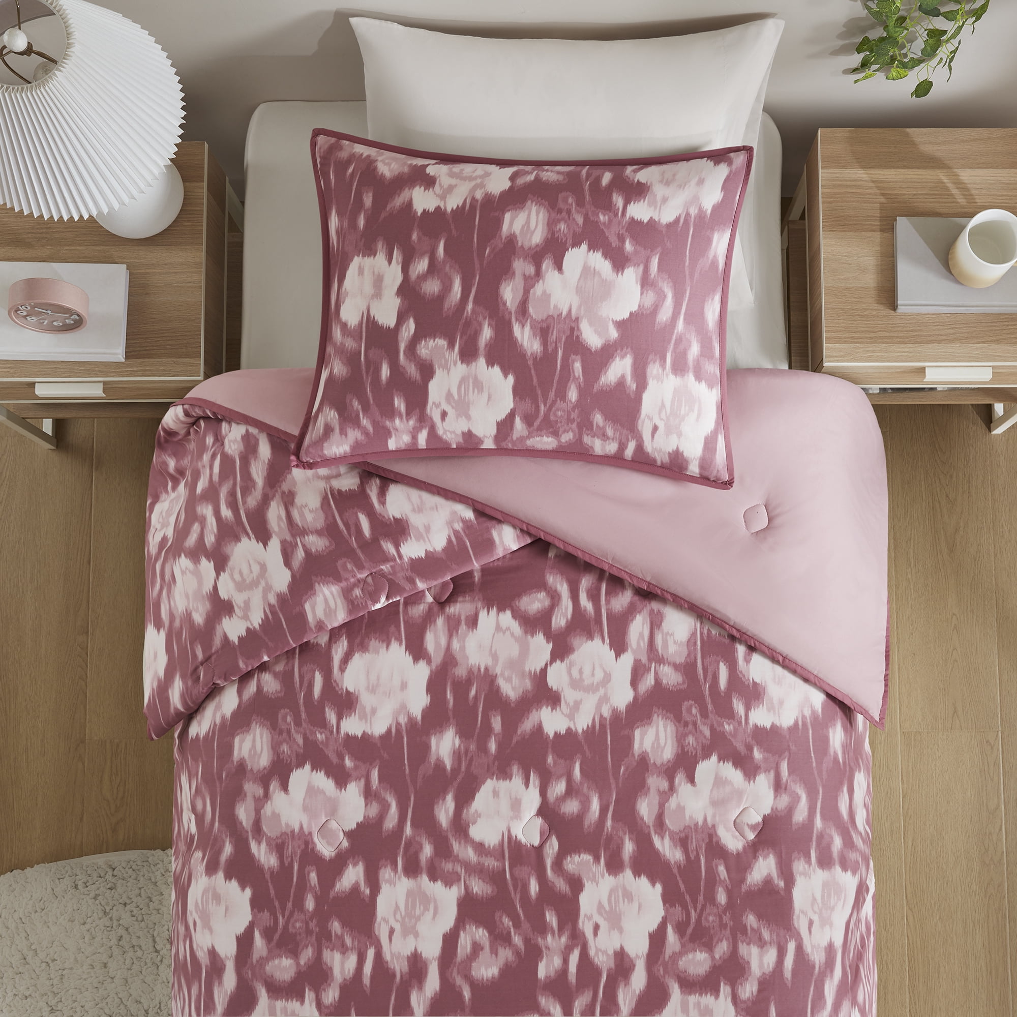 Mainstays Blurred Rose 2-Piece Pink Comforter Set, Twin/Twin XL