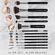 thumbnail image 2 of Set de brochas de maquillaje Niré Beauty, veganas, 15 piezas, con funda y esponja, 2 of 8