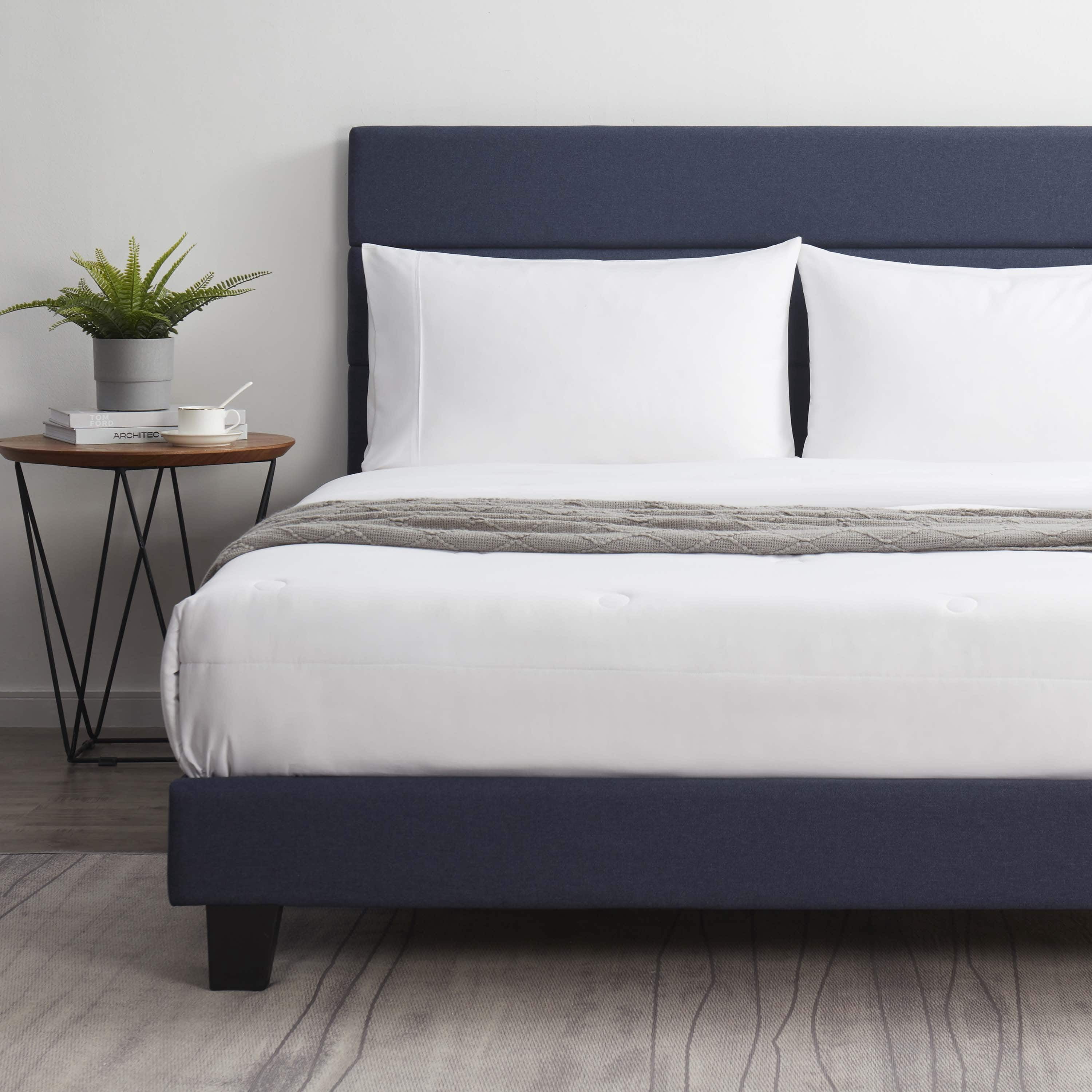 Lammaloe King Size Platform Bed Frame with Horizontal Channel Upholstered Headboard, Navy, King