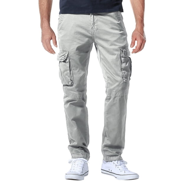 Los pantalones cargo combinan con la ropa de trabajo casual para hombre, al aire libre, gris