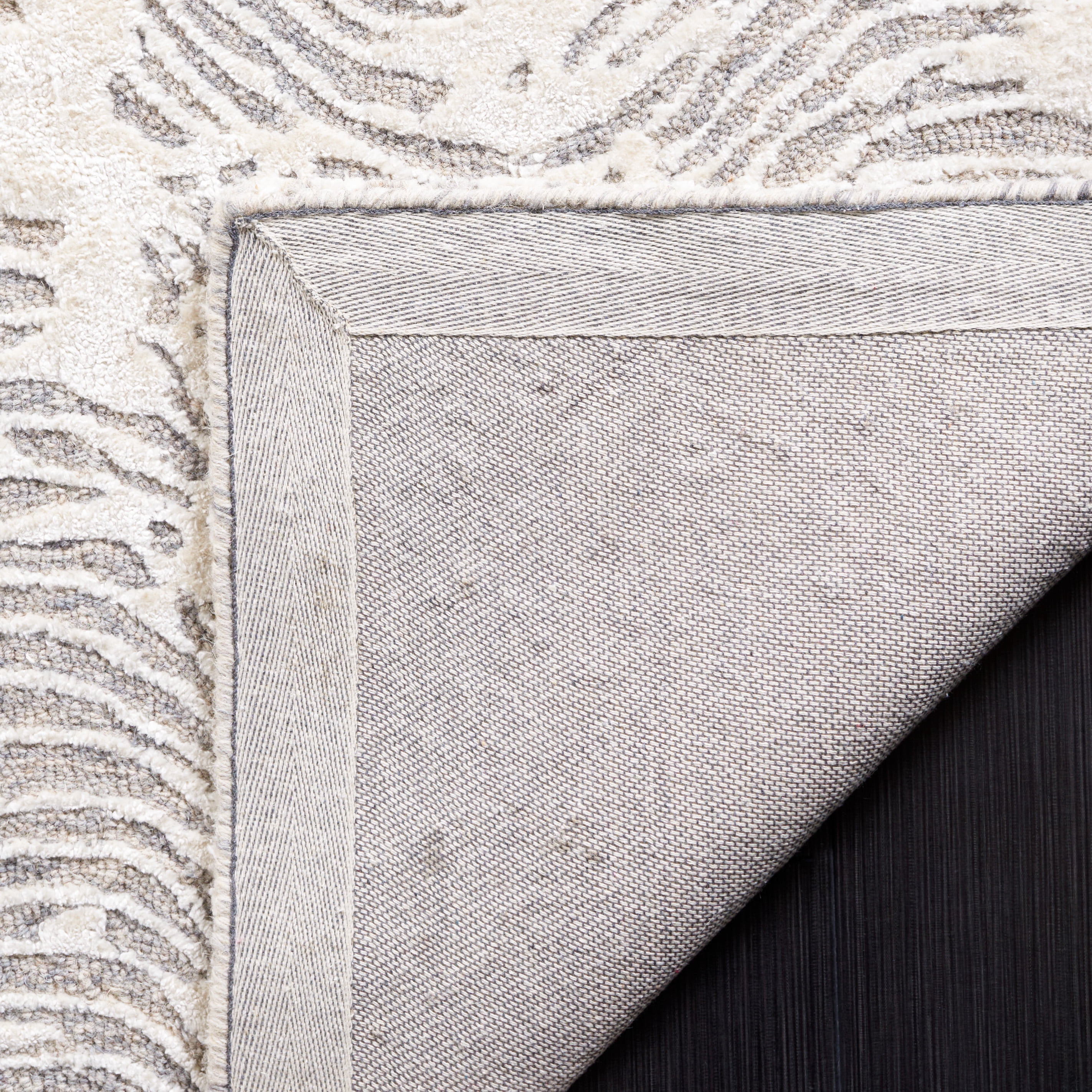 SAFAVIEH Glamour Tashi Abstract Area Rug, Light Grey/Ivory, 6' x 6' Round