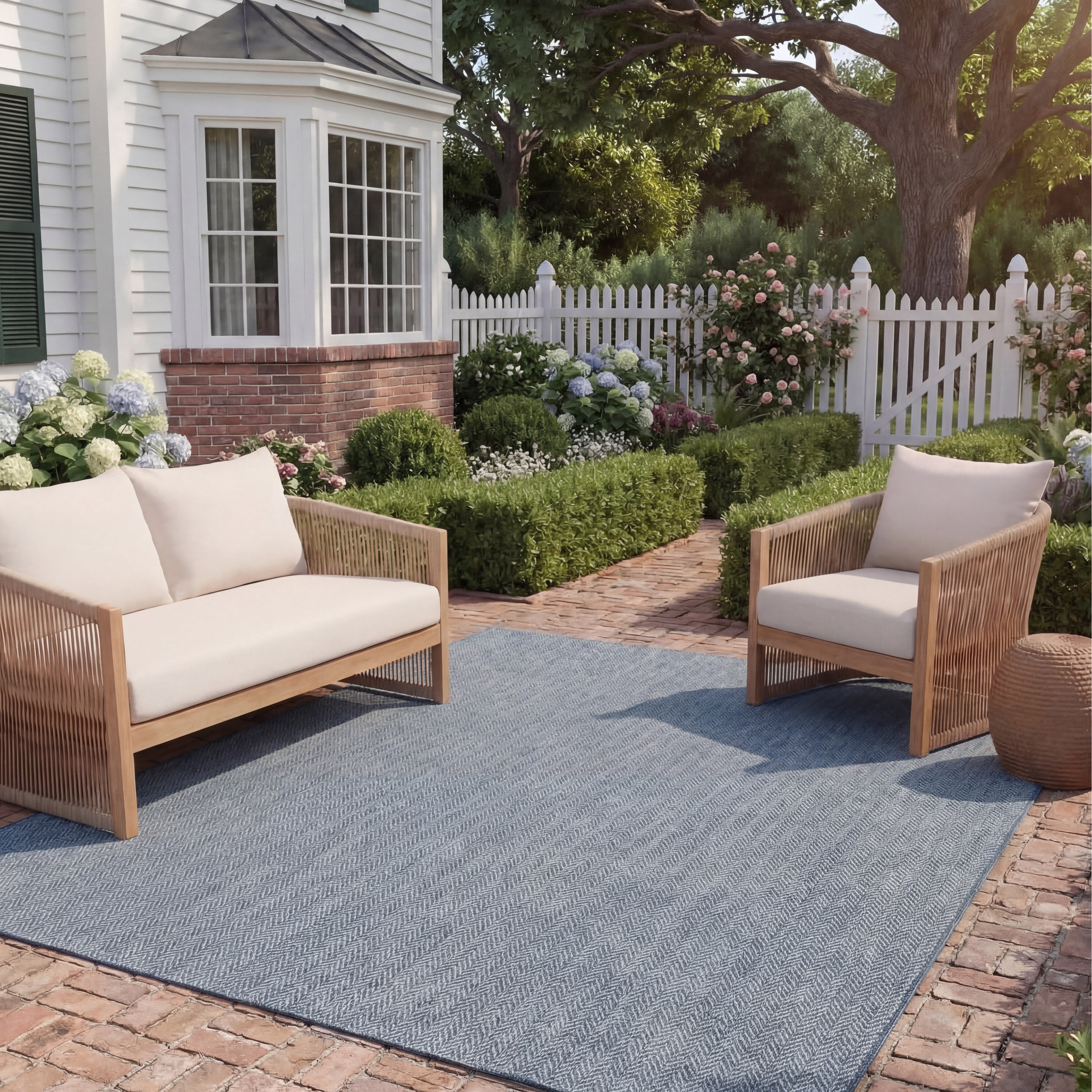SAFAVIEH Courtyard Blazhe Chevron Indoor/Outdoor Area Rug, Navy/Grey, 10' x 14'
