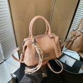 thumbnail image 2 of Bolso pequeño de piel encerada de alta calidad para mujer, nuevo bolso de mano tipo almohada de moda 2025, bolso bandolera informal y versátil., 2 of 5