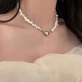 thumbnail image 3 of Gargantilla de cadena de perlas de moda coreana para mujeres y niñas, collar con colgante de corazón, joyería de tendencia, collar de compromiso nupcial, 2022, 3 of 4