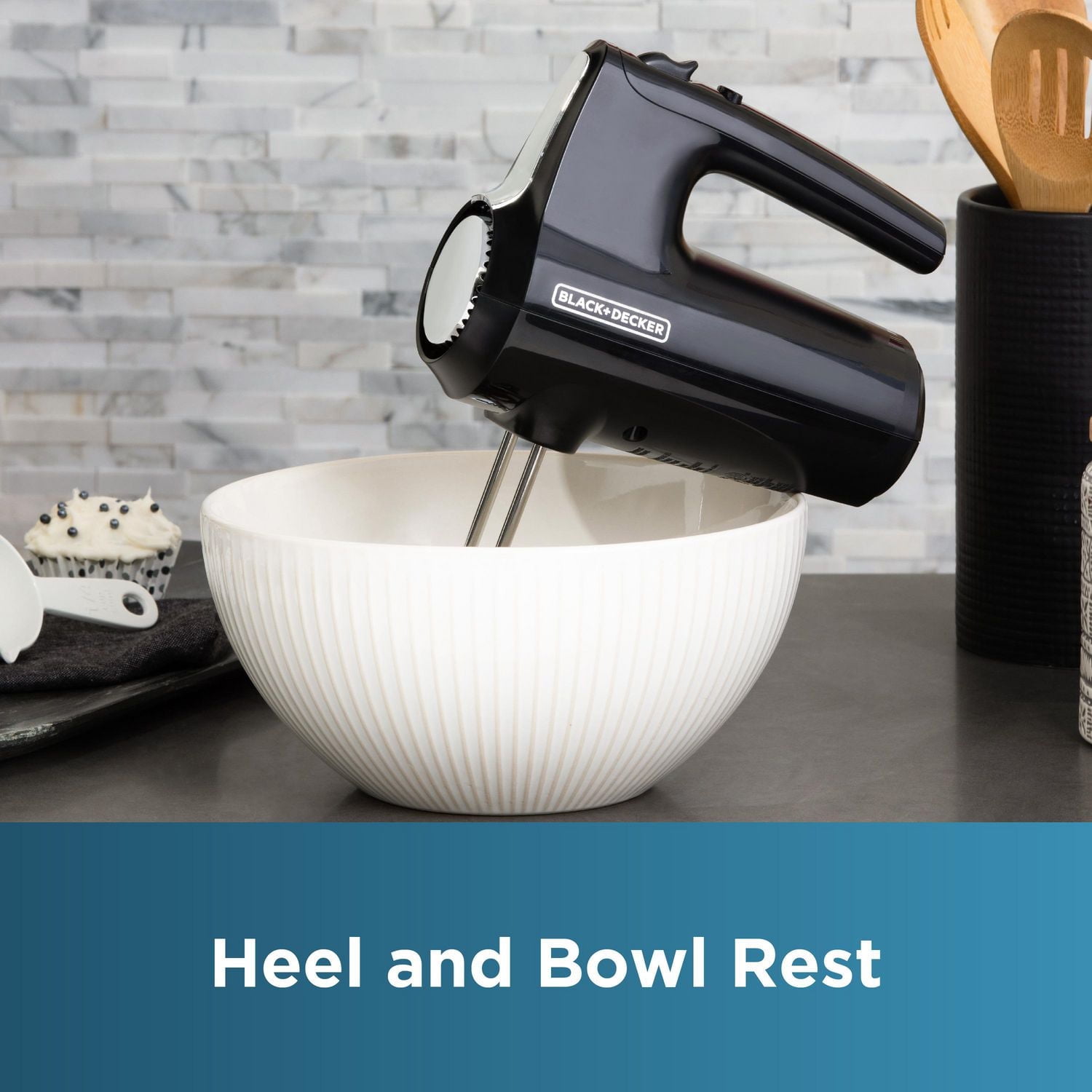 BLACK+DECKER Helix Performance Premium Hand Mixer, 5-Speed Mixer, Black, MX610BC