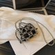 thumbnail image 3 of Bolso de hombro para mujer, con cuentas huecas, tejido a la moda, nuevo bolso cruzado con cadena de metal para mujer, bolso de mensajero exquisito para desplazamientos diarios, 3 of 5