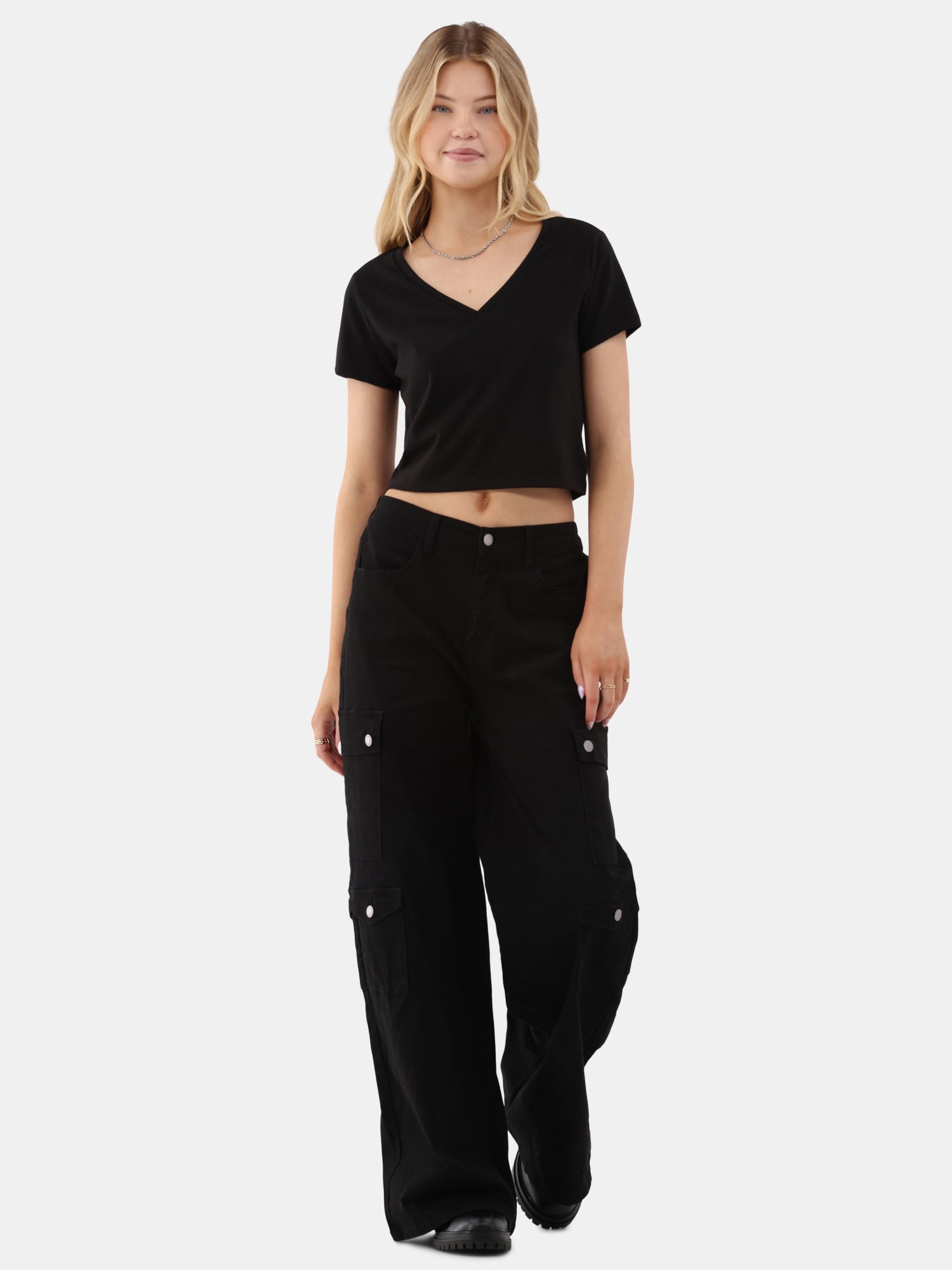 No Boundaries Cropped V-Neck Tee with Short Sleeves, 2-Pack, Women’s
