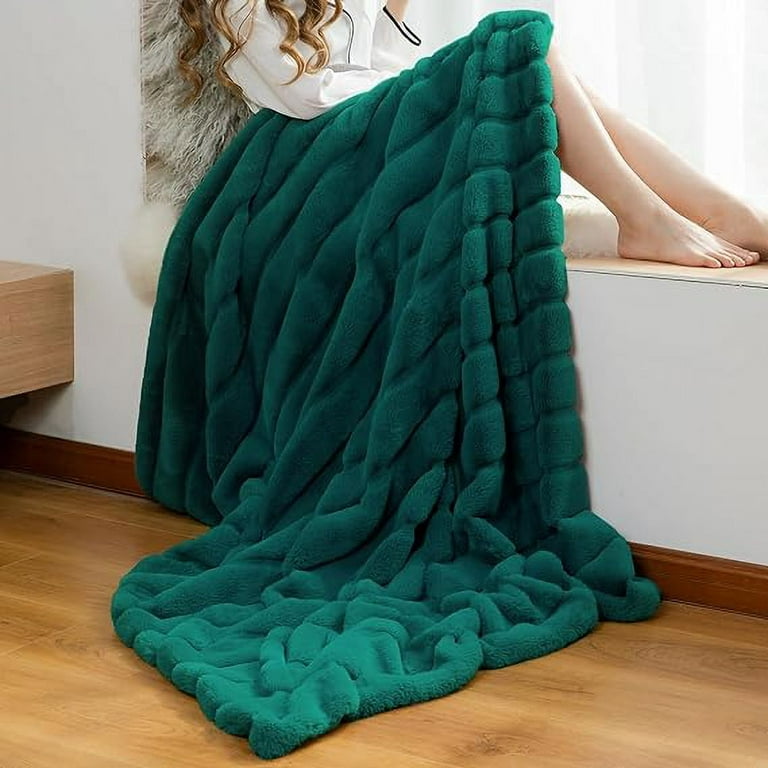 Cozy Bliss Luxury Soft Faux Fur Throw Blanket for Couch Living