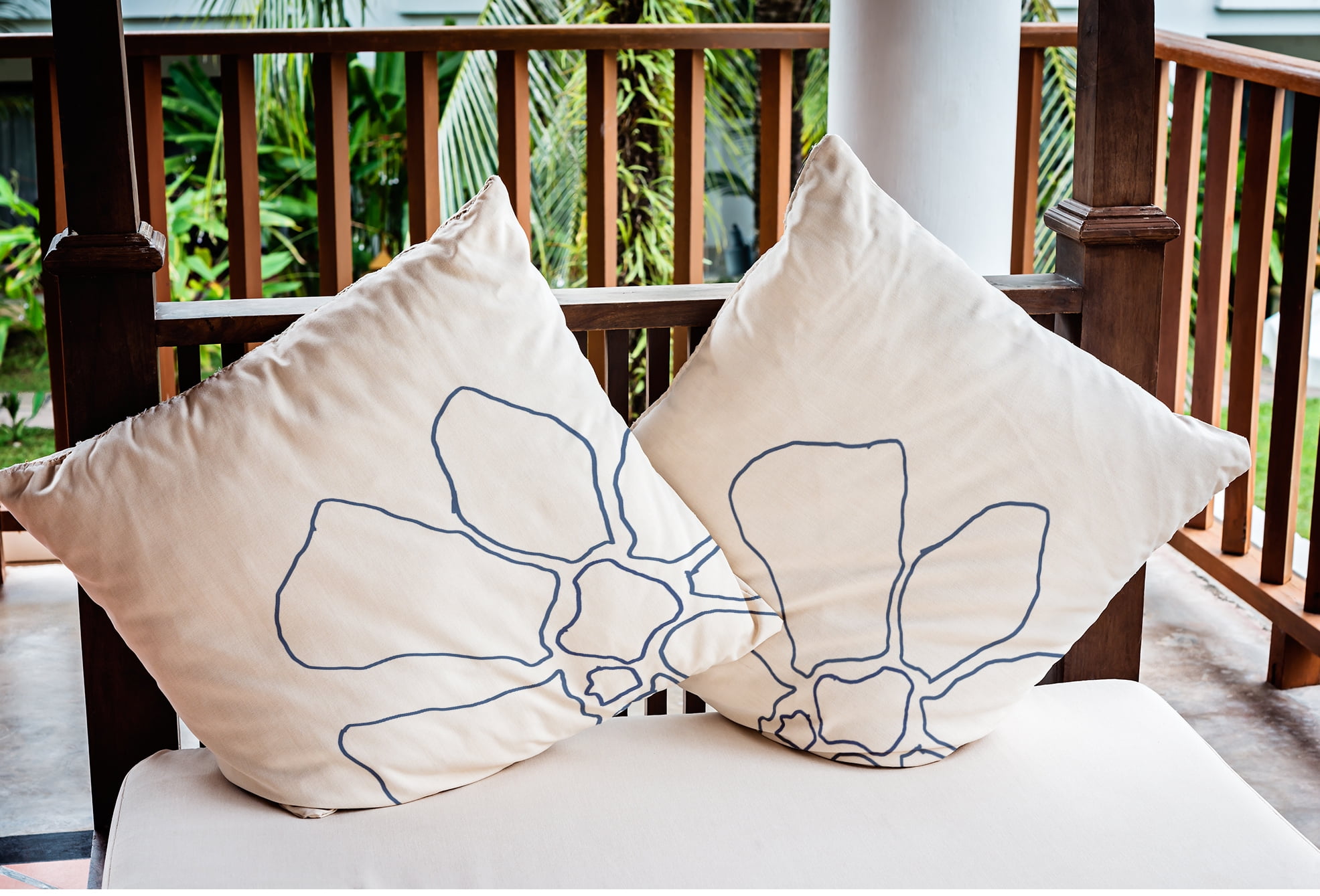 Simply Daisy 16" x 16" Modern, Contemporary White Polyester Throw Pillow