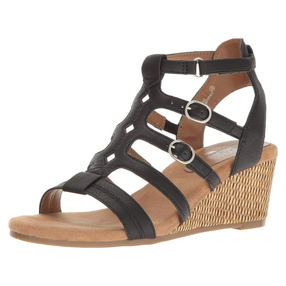 casual strappy sandals