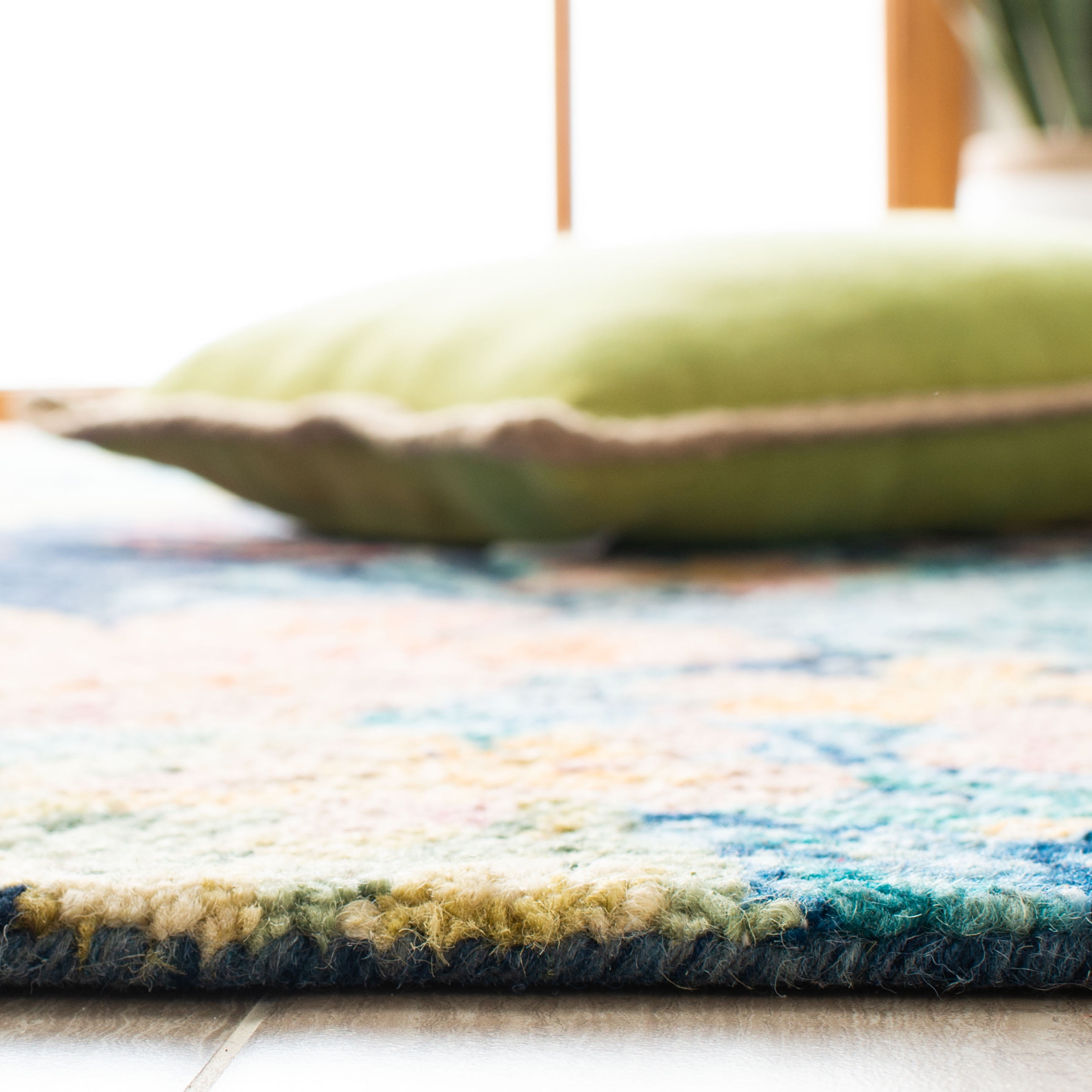 SAFAVIEH Aspen Willoughby Colorful Floral Wool Runner Rug, Blue/Pink, 2'3" x 11'
