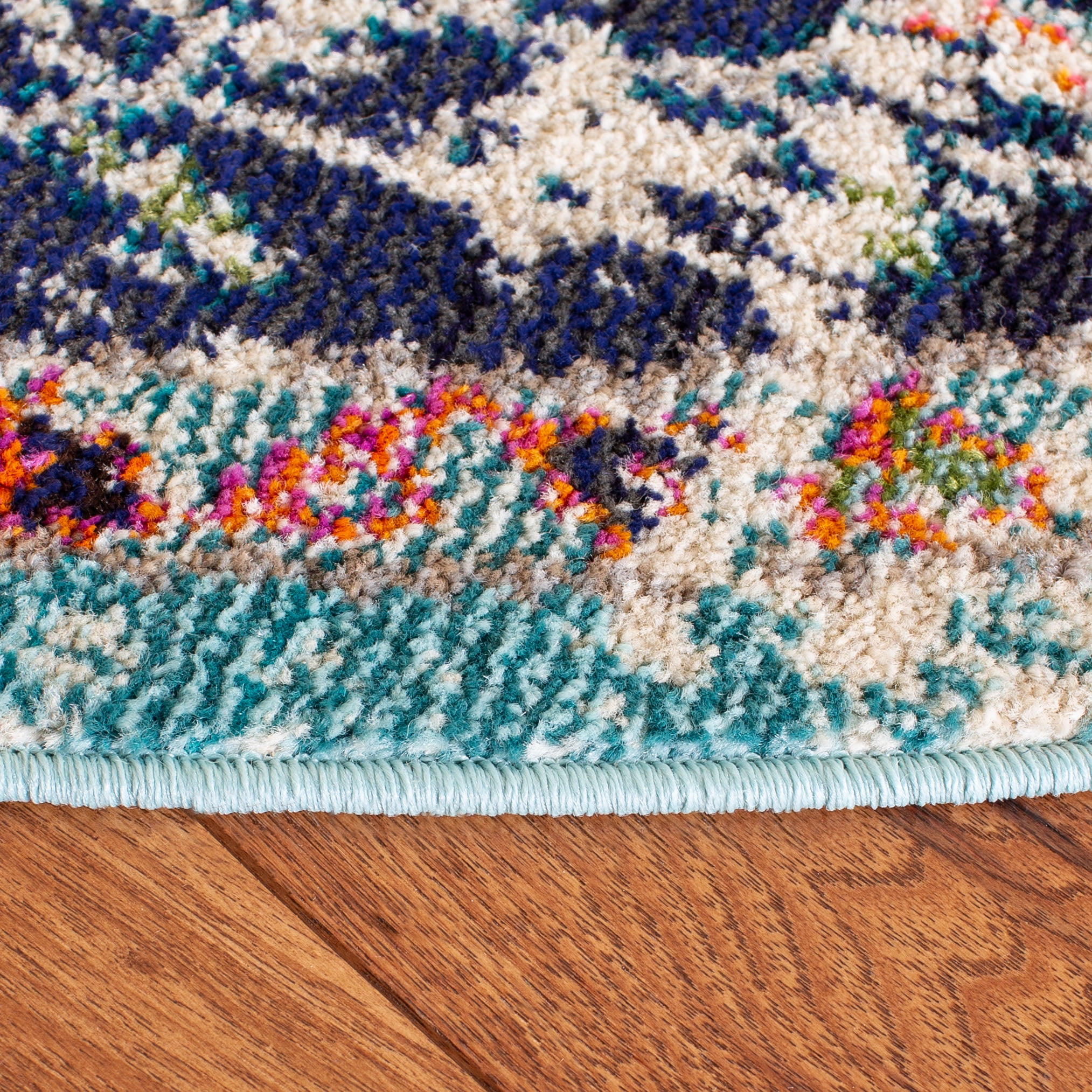 SAFAVIEH Madison Joandra Vintage Floral Area Rug, Black/Teal, 3' x 3' Round
