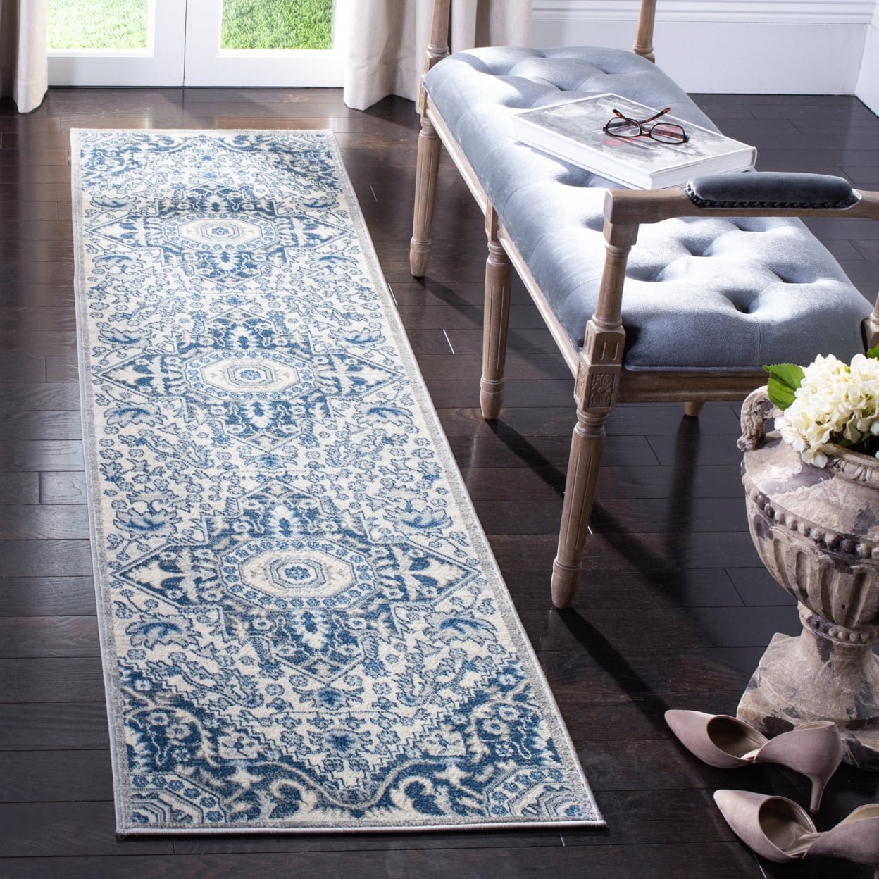 SAFAVIEH Brentwood Trecia Oriental Area Rug, Cream/Blue, 5'3" x 7'6"