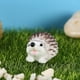 thumbnail image 1 of Lindos y pequeños adornos de micropaisaje con forma de erizo, plantas en macetas carnosas, accesorios decorativos, manualidades creativas de resina, 1 of 6