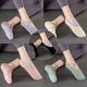 thumbnail image 4 of Calcetines de yoga antideslizantes para mujer: ideales para principiantes en pilates, fitness y baile., 4 of 7
