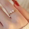 thumbnail image 1 of Anillo de perlas de imitación de alta calidad para mujer, diseño de nicho, anillo de cercanías, nuevo estilo, anillo de cola popular, joyería de mano elegante y simple, 1 of 4