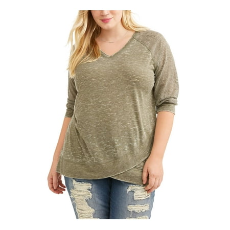 Women's Plus 3/4 Sleeve V-Neck Sweatshirt With Asymmetrical Hem