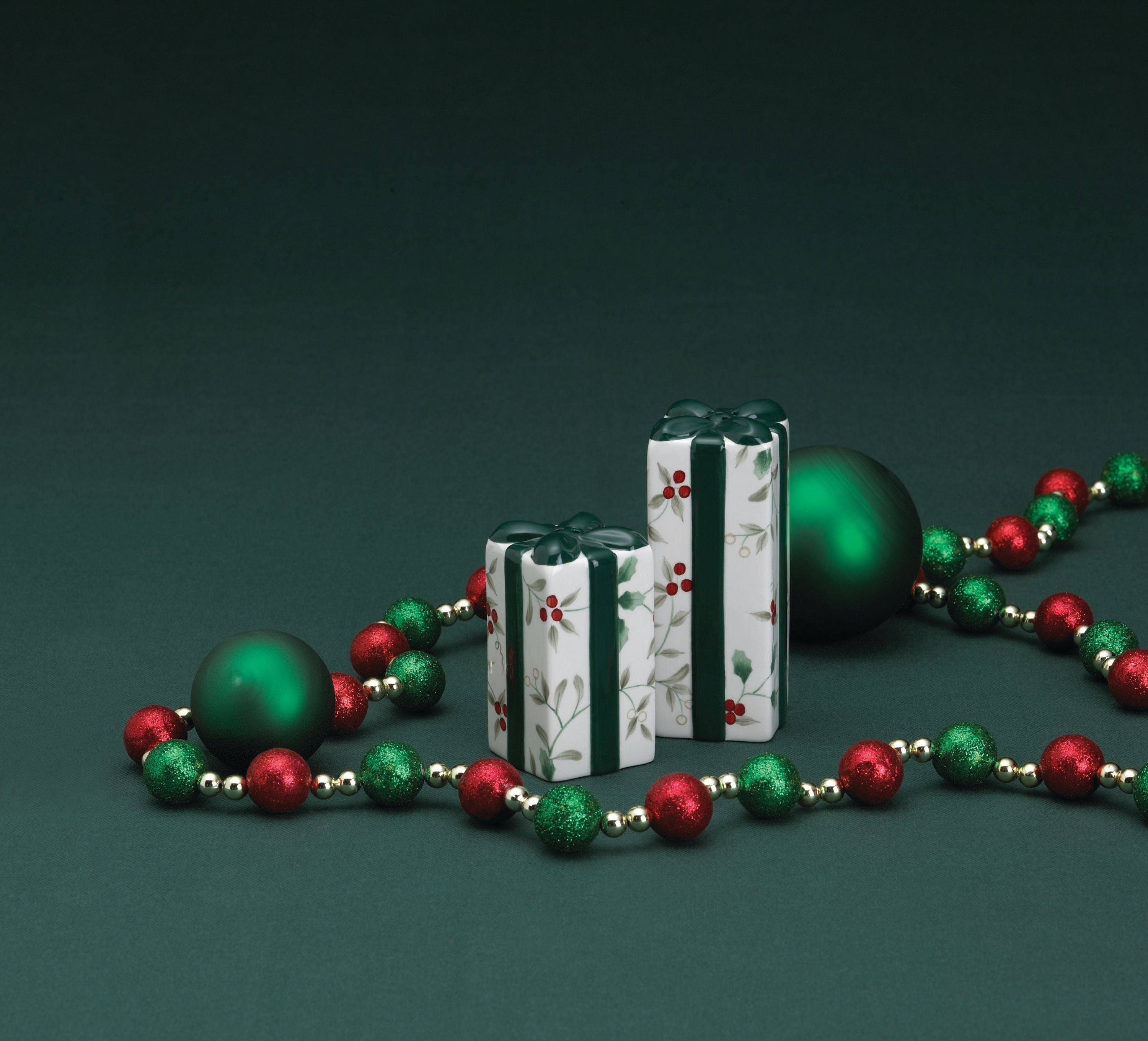 Pfaltzgraff Winterberry Stoneware Salt-and-Pepper Set