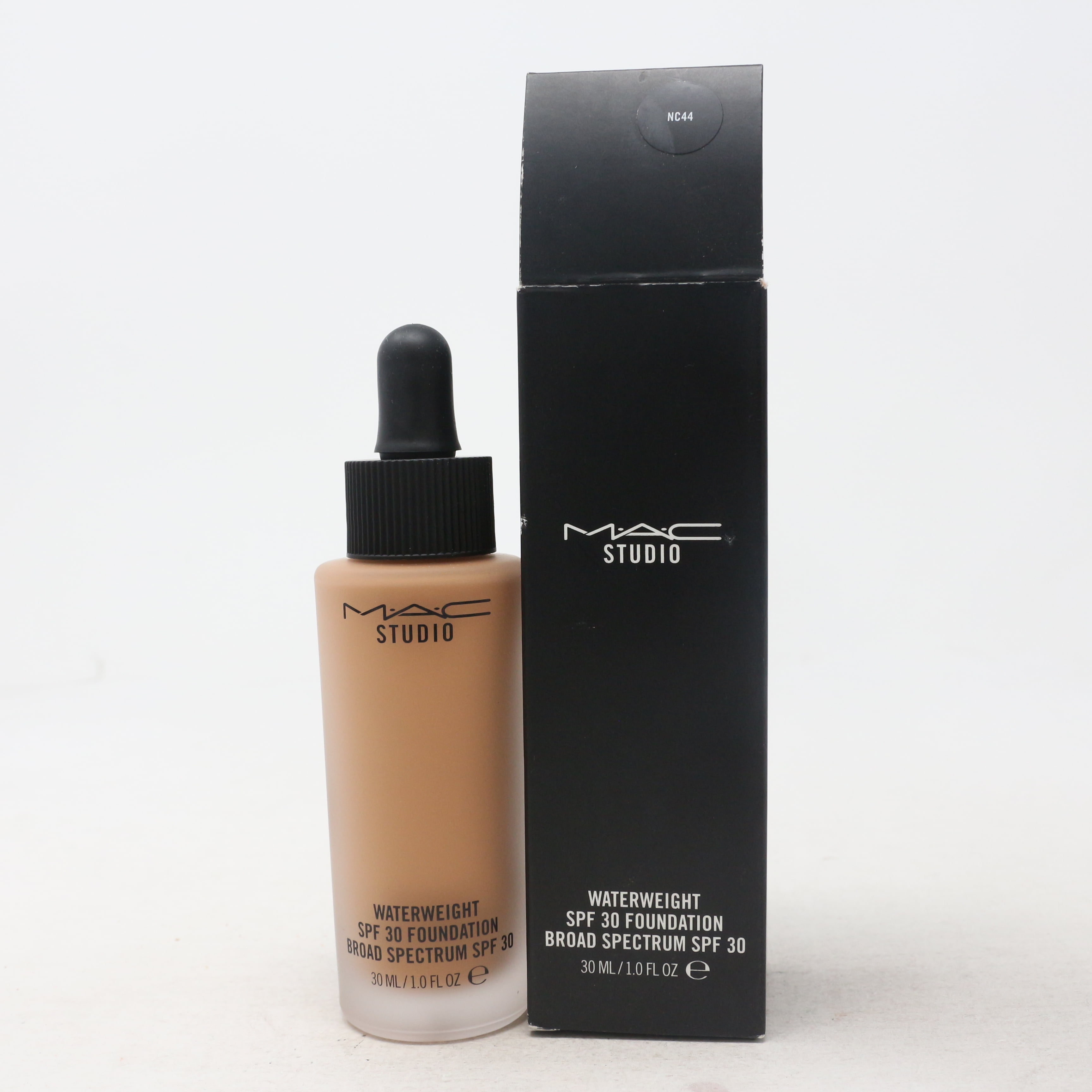 MAC Studio Waterweight SPF 30 Foundation