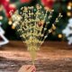 thumbnail image 1 of Xiao Hua Paquete de 3 tallos de bayas artificiales con purpurina dorada de 15,7 pulgadas, palitos decorativos de purpurina falsa para árbol de Navidad., 1 of 4