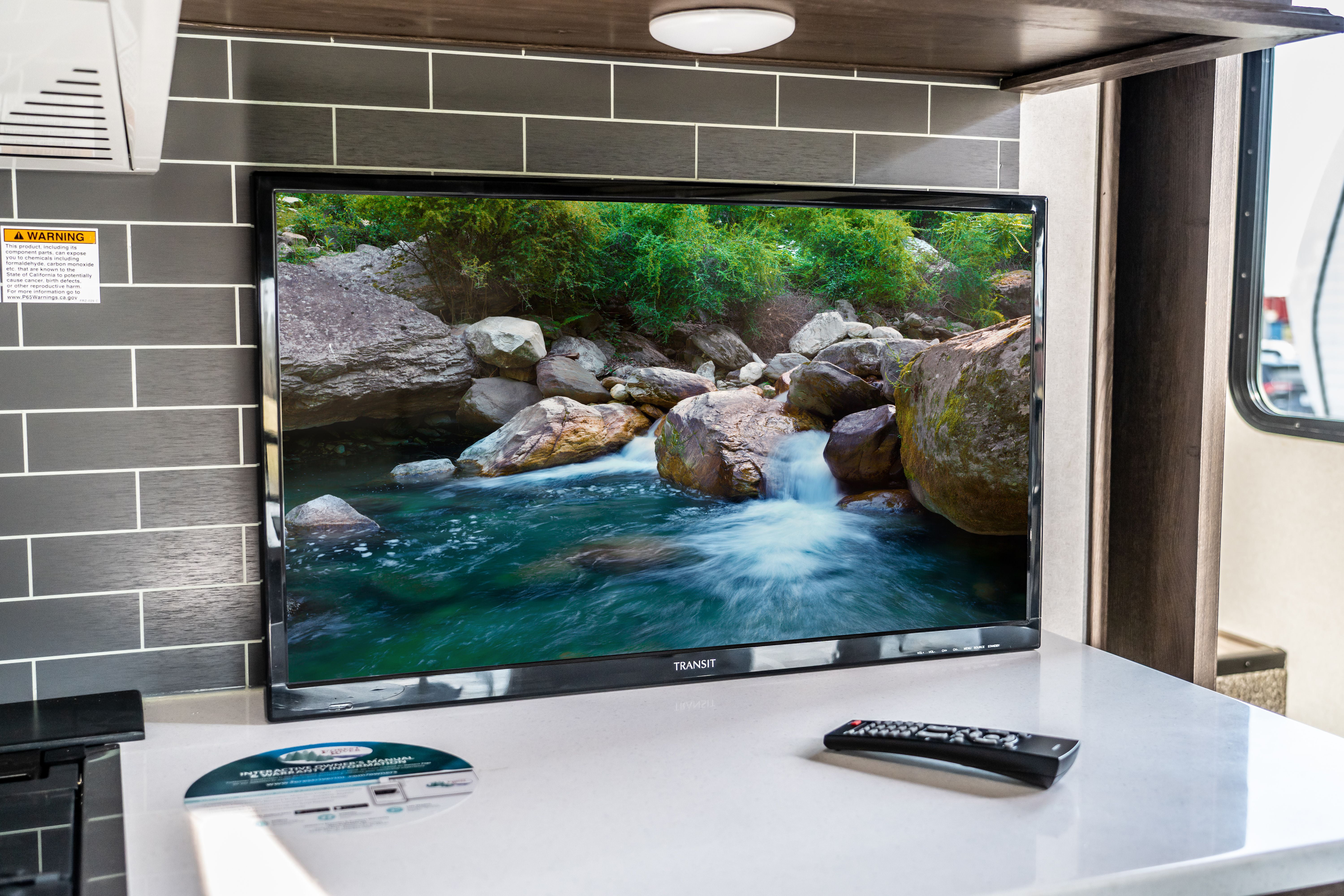 FREE SIGNAL TV Transit - Televisor de pantalla plana de 12 voltios para RV,  TV de 32 pulgadas con pantalla LED, alimentado por CA/CC con resolución HD