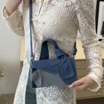 thumbnail image 2 of Bolso de mano de mezclilla con diseño de nicho para mujer, nuevo bolso de mensajero versátil de moda 2024, bolso de hombro pequeño cuadrado para viaje diario, 2 of 5