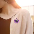 thumbnail image 4 of Broche para mujer, broche de flores con vidrio creado, color morado, Metal, 4 of 5
