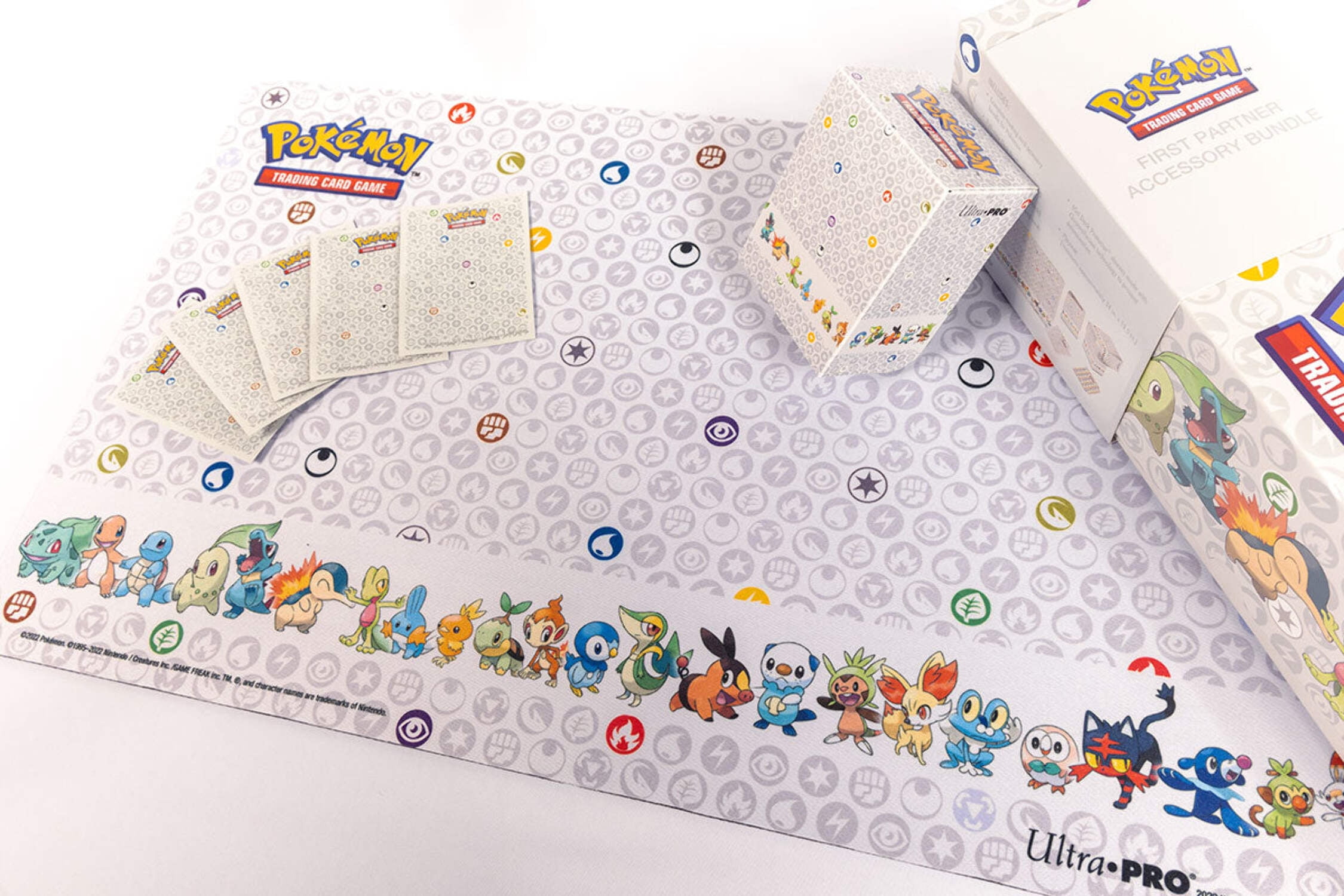Pokemon 2022 Christmas Countdown Trading Card Game: Holiday Advent Calendar  for Kids with Pikachu Stamped Promos - Walmart.com