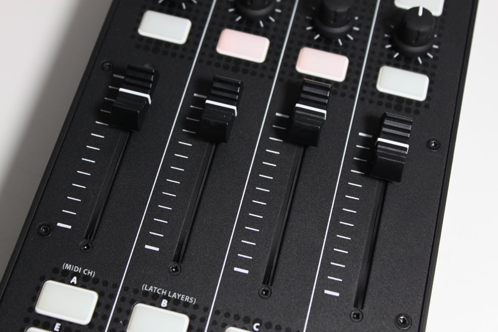 ALLEN & HEATH XONE: K2 MIDIコントローラー Amazon.com: Allen & Heath AH-XONE:K2 XONE:K2 Professional