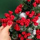 thumbnail image 4 of 5-50 piezas de bayas de acebo artificiales, mini estambres de cereza rojos de simulación, árbol de Navidad colgante, fiesta de Navidad, decoración de Año Nuevo DIY, 4 of 5