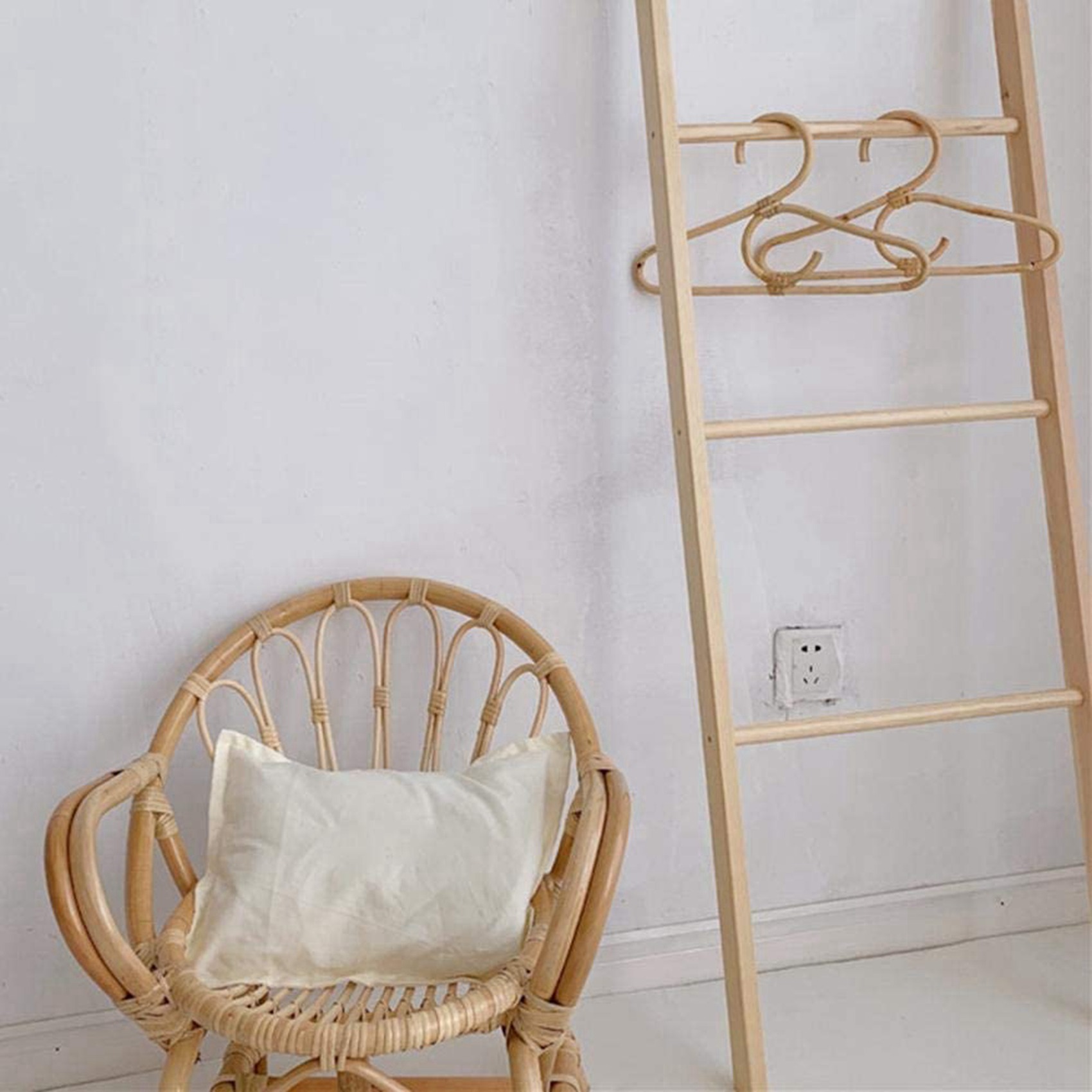 6Pcs Rattan Clothes Hanger Nordic Style Kids Garments Organizer Rack Children Room Decor Hangers for