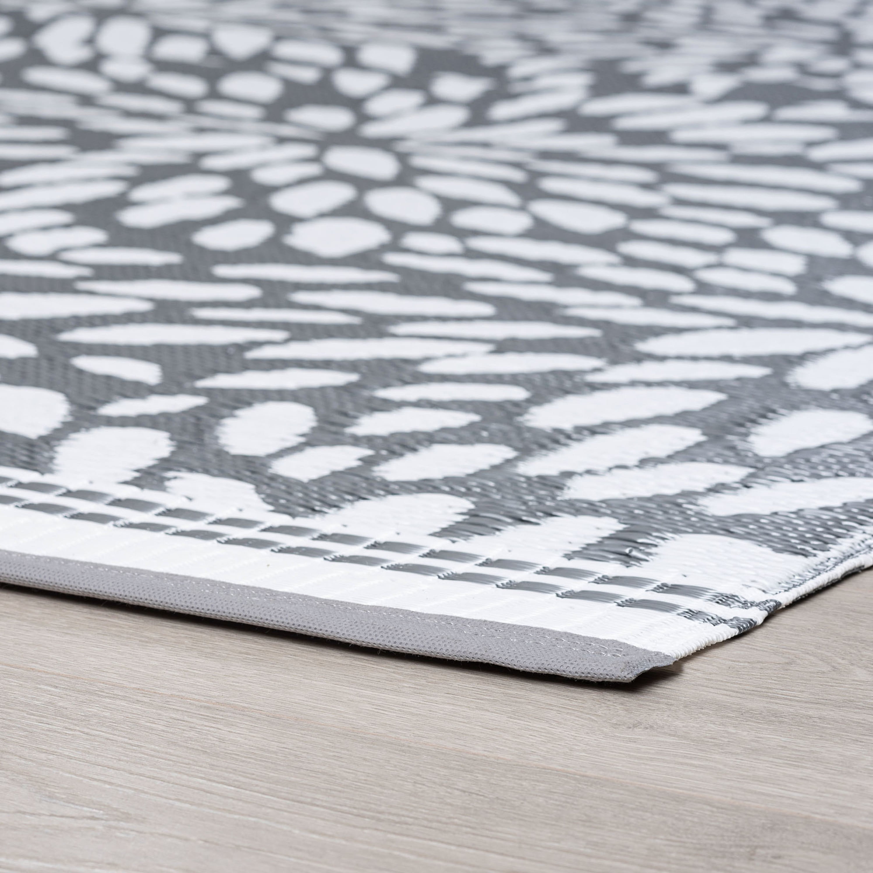 9x12 Reversible Gray and White Polypropylene Outdoor Floral Area Rug