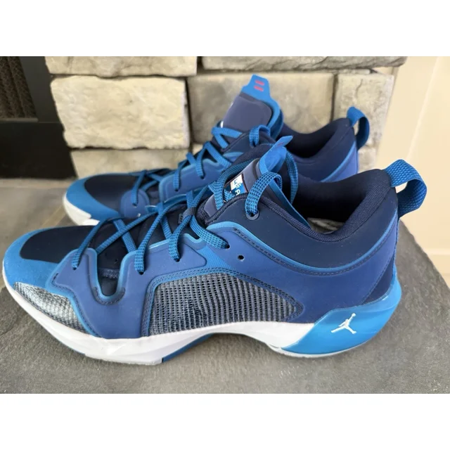 Ni - ke Air Jordan 37 Low Mens US 17 Military Blue White Black Ni - ke Basketball EUC
