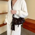 thumbnail image 4 of Bolso Bandolera Remache con Cartera Pequeña y Corazón Espejo Media Luna Café, 4 of 9