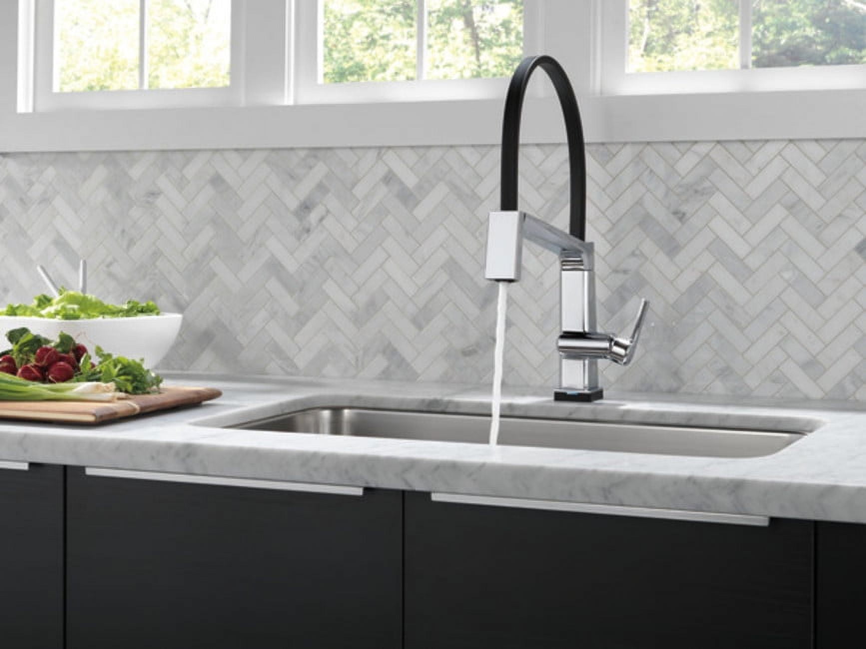 Delta 9693T-Dst Pivotal Pull-Down Kitchen Faucet - Black