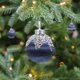 thumbnail image 4 of Adornos navideños a prueba de fracturas de 9 piezas - Bombillas de plástico de 3,14 pulgadas con cuerda para árbol, corona, guirnalda y decoración para fiestas navideñas, 4 of 6